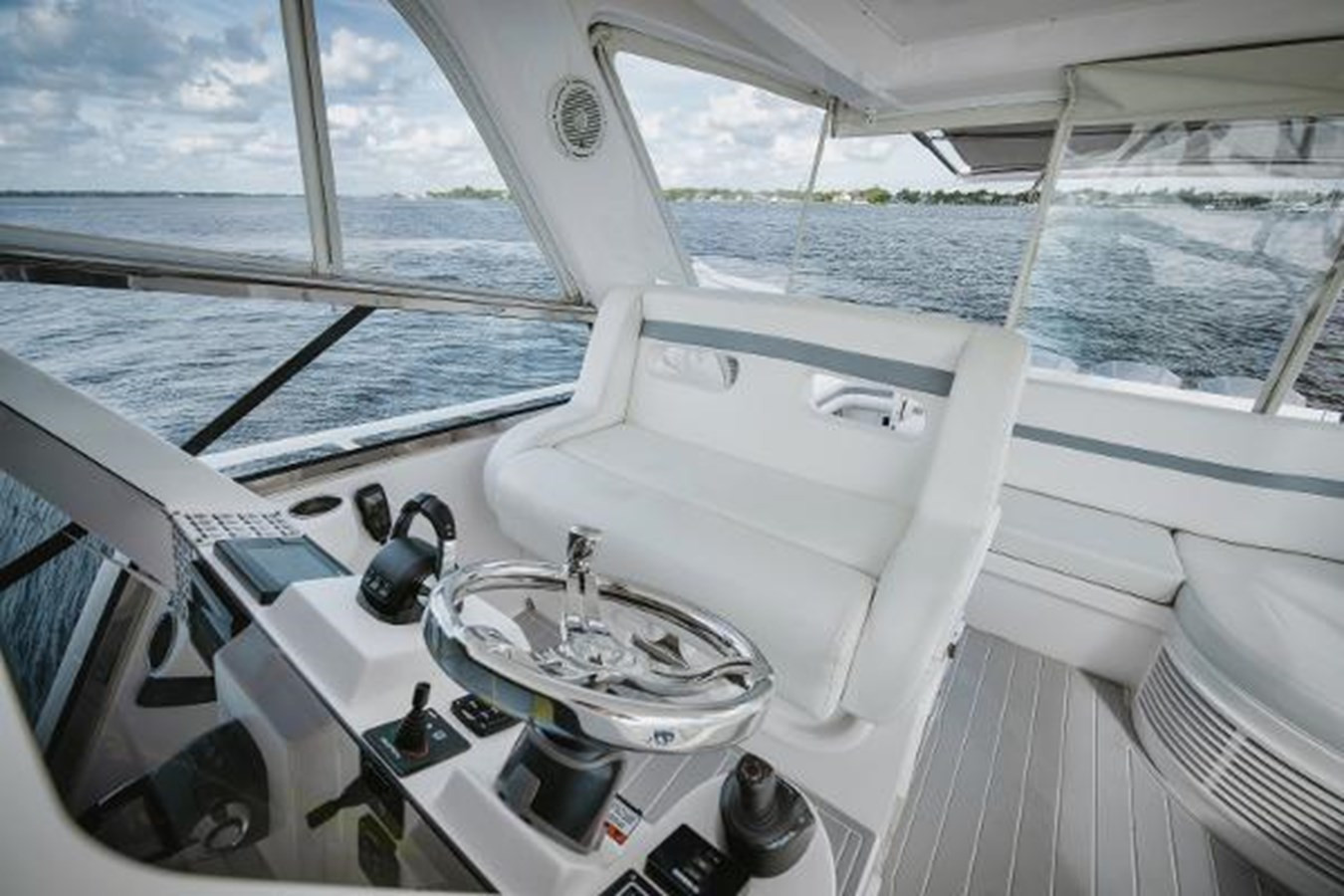 https://arconyachts.ams3.digitaloceanspaces.com/143187/conversions/large_4593946-optimize.jpg