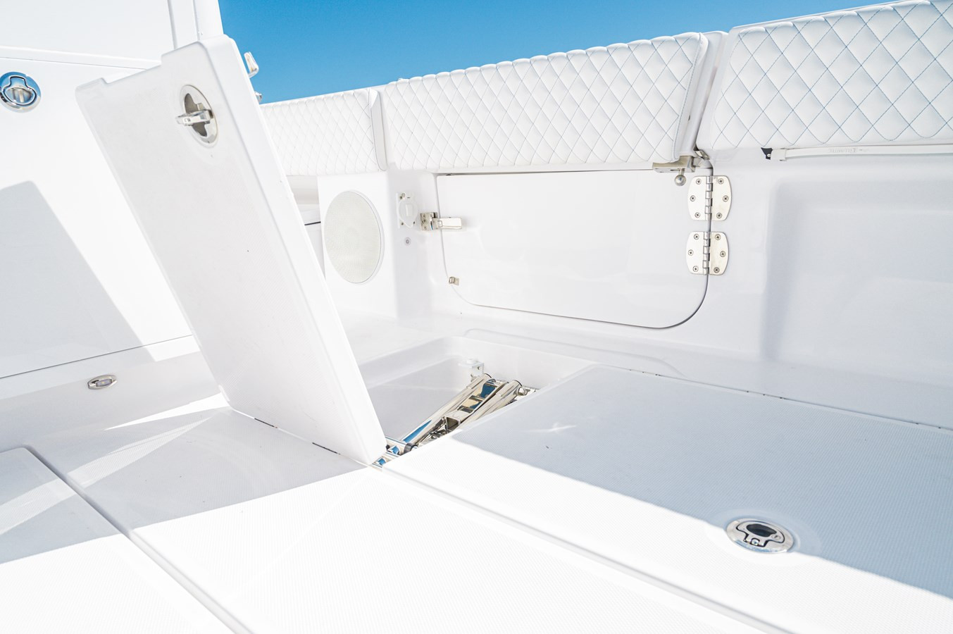 https://arconyachts.ams3.digitaloceanspaces.com/143228/conversions/large_4709027-optimize.jpg