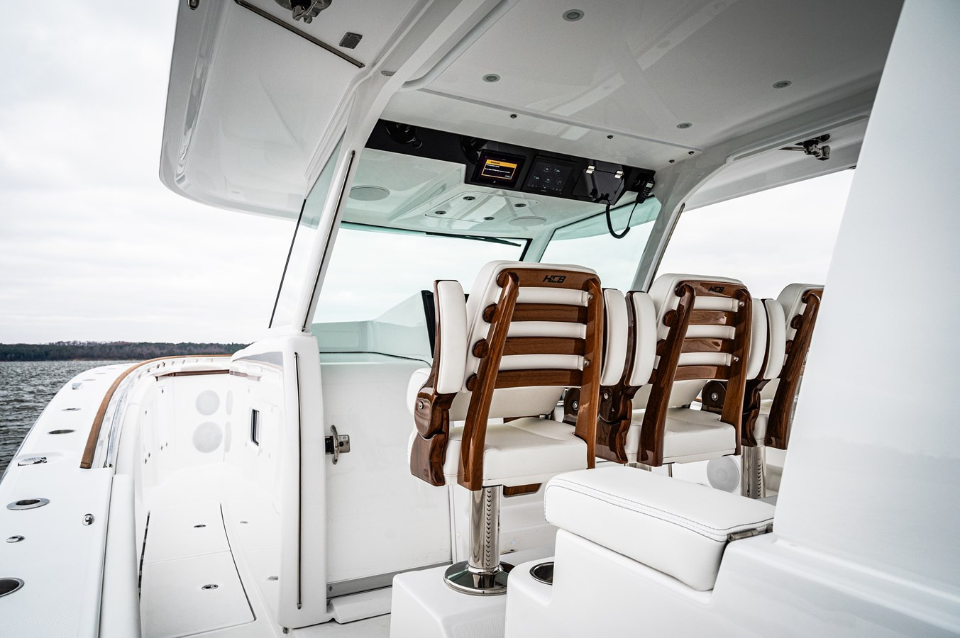 https://arconyachts.ams3.digitaloceanspaces.com/143306/conversions/large_4709120-optimize.jpg