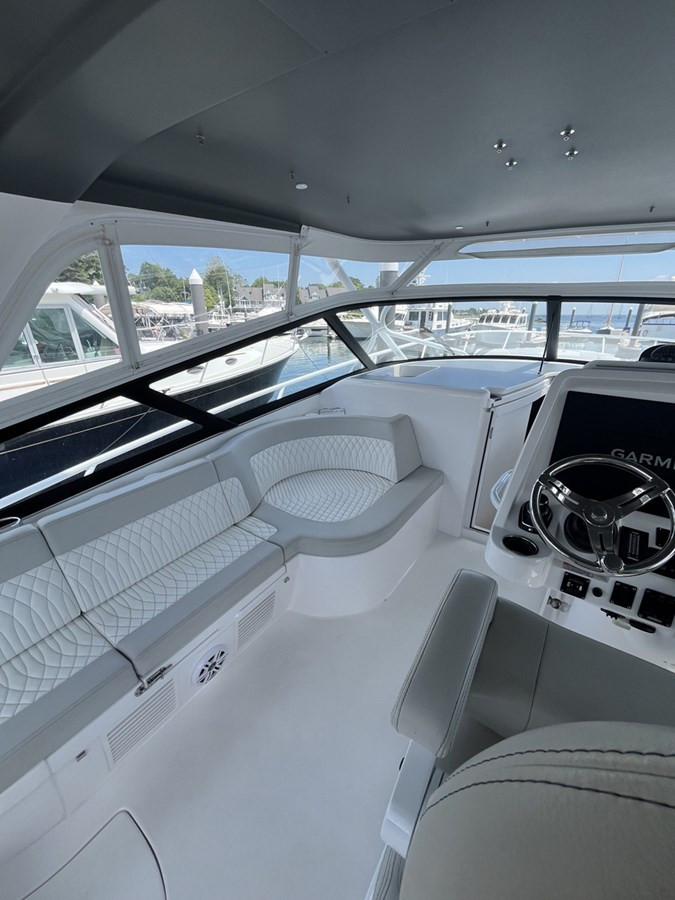 https://arconyachts.ams3.digitaloceanspaces.com/143309/conversions/large_4739185-optimize.jpg
