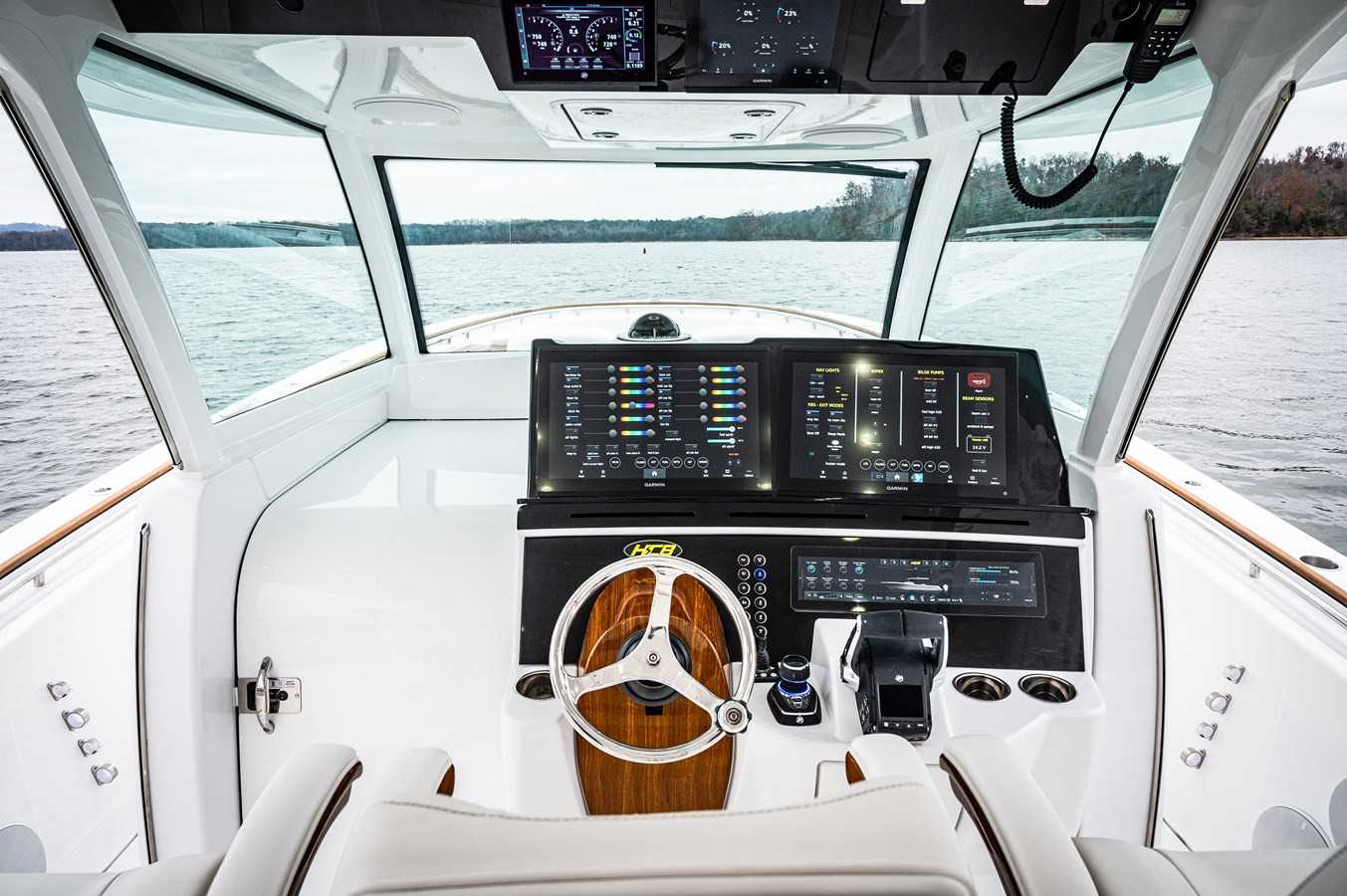 https://arconyachts.ams3.digitaloceanspaces.com/143316/conversions/large_4709125-optimize.jpg
