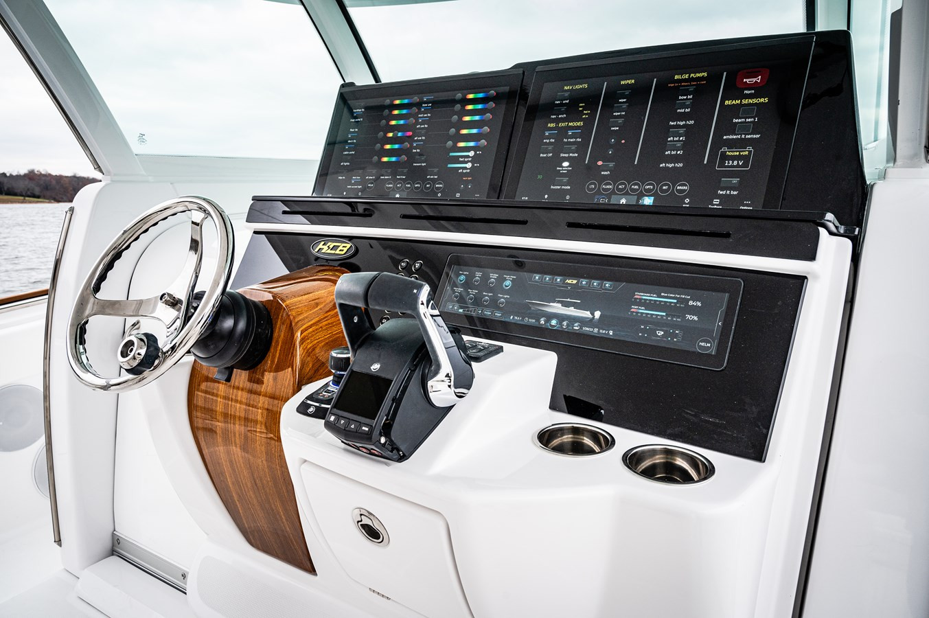 https://arconyachts.ams3.digitaloceanspaces.com/143322/conversions/large_4709128-optimize.jpg