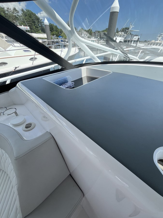 https://arconyachts.ams3.digitaloceanspaces.com/143336/conversions/large_4739199-optimize.jpg