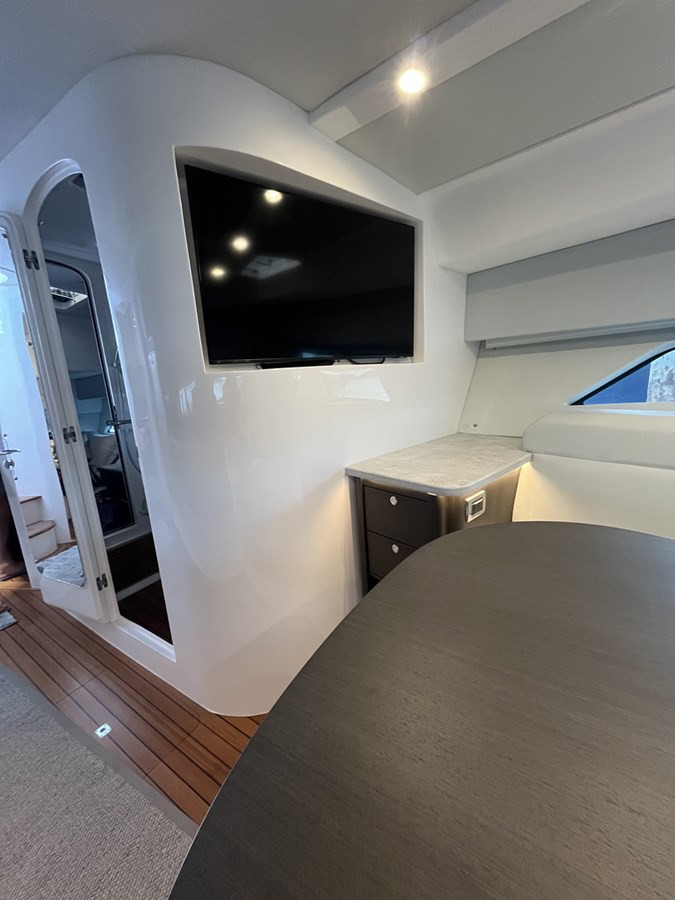 https://arconyachts.ams3.digitaloceanspaces.com/143368/conversions/large_4739219-optimize.jpg