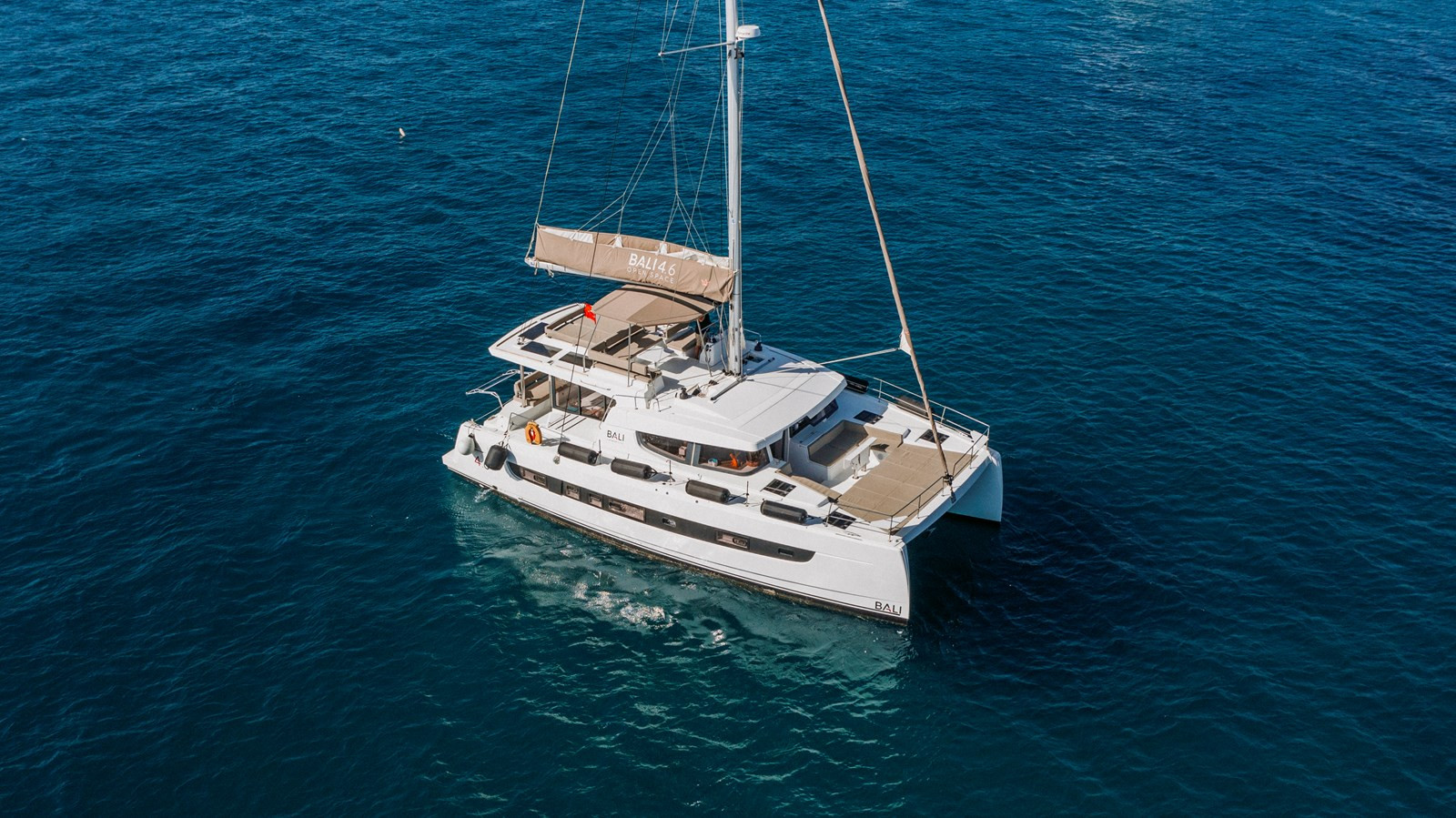 https://arconyachts.ams3.digitaloceanspaces.com/143698/conversions/large_3996407-optimize.jpg