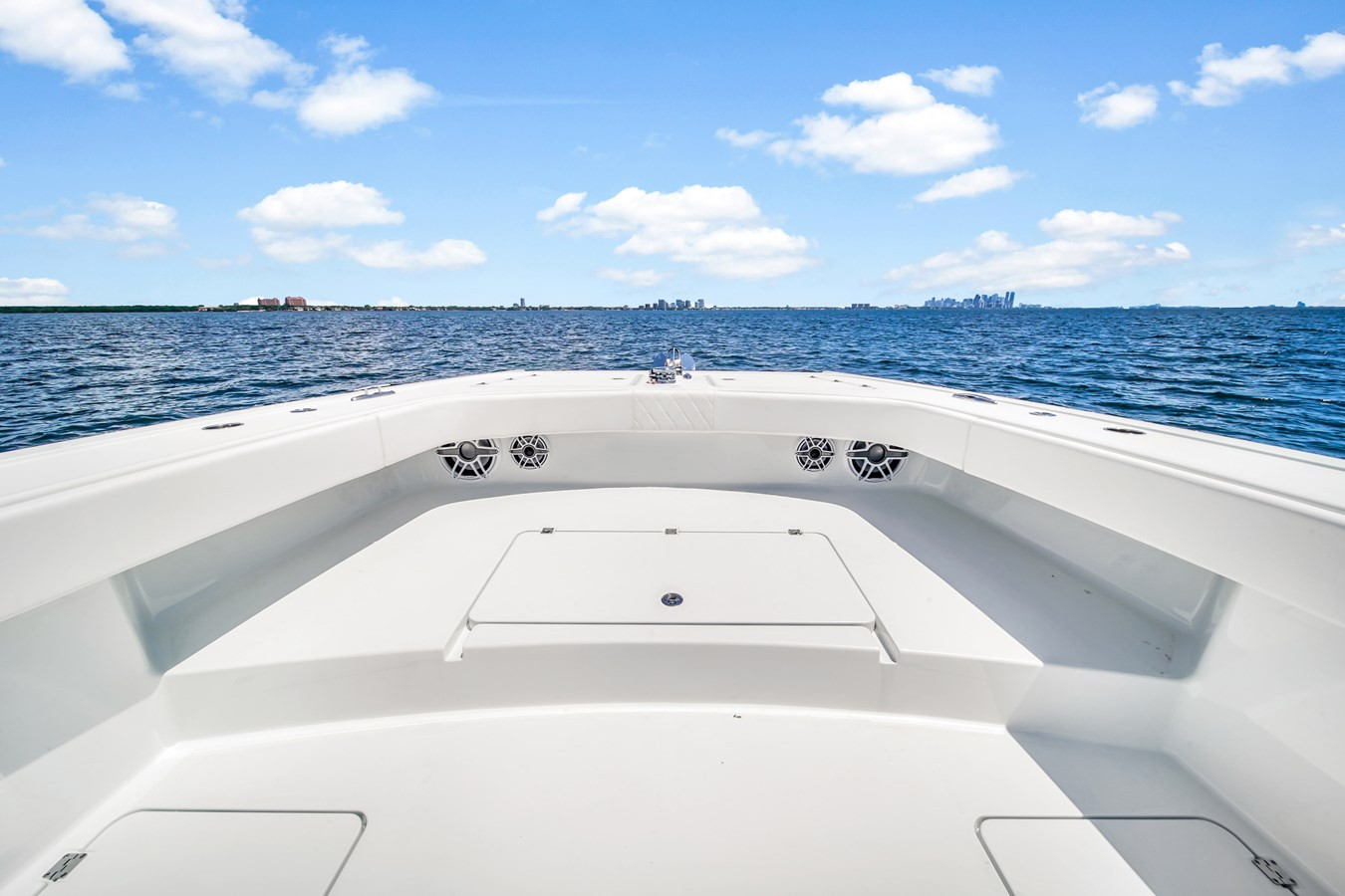 https://arconyachts.ams3.digitaloceanspaces.com/143702/conversions/large_4213139-optimize.jpg