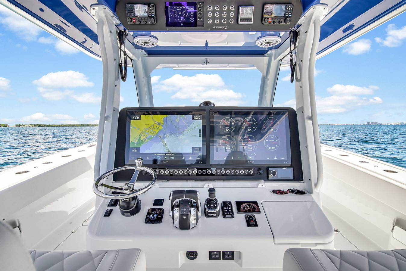 https://arconyachts.ams3.digitaloceanspaces.com/143735/conversions/large_4213151-optimize.jpg
