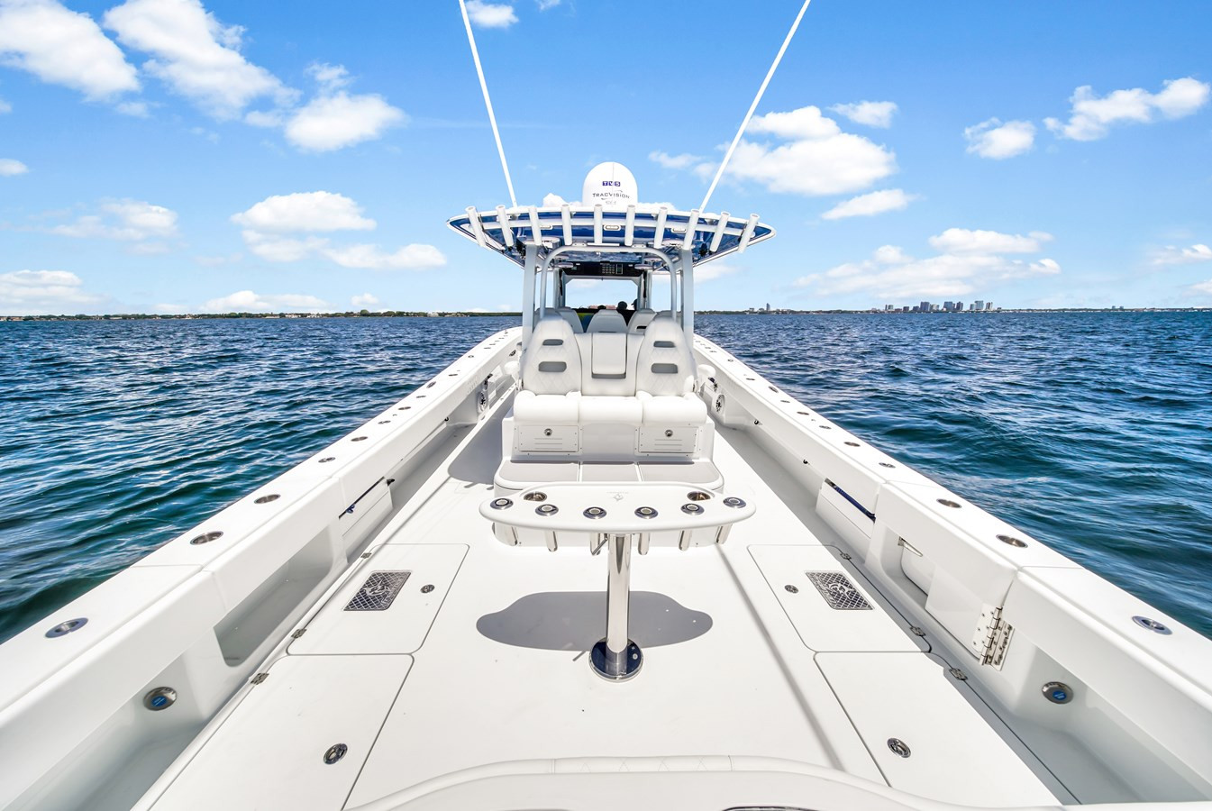 https://arconyachts.ams3.digitaloceanspaces.com/143757/conversions/large_4213158-optimize.jpg