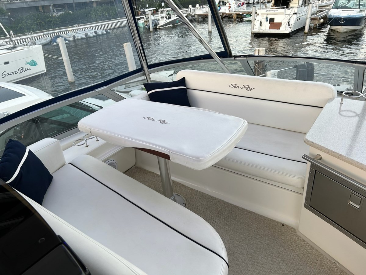 https://arconyachts.ams3.digitaloceanspaces.com/143812/conversions/large_4500343-optimize.jpg