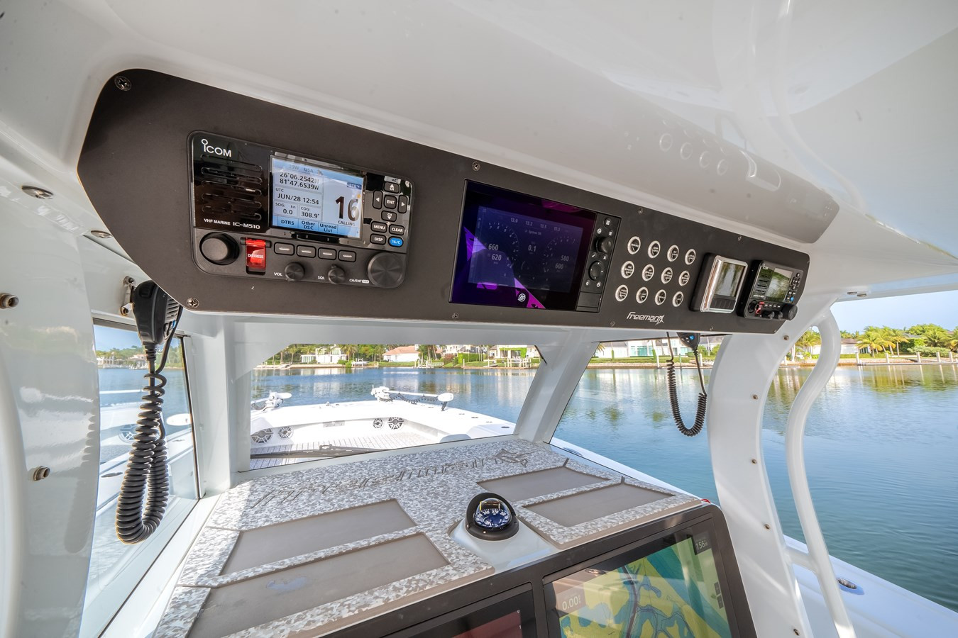 https://arconyachts.ams3.digitaloceanspaces.com/143869/conversions/large_4709836-optimize.jpg
