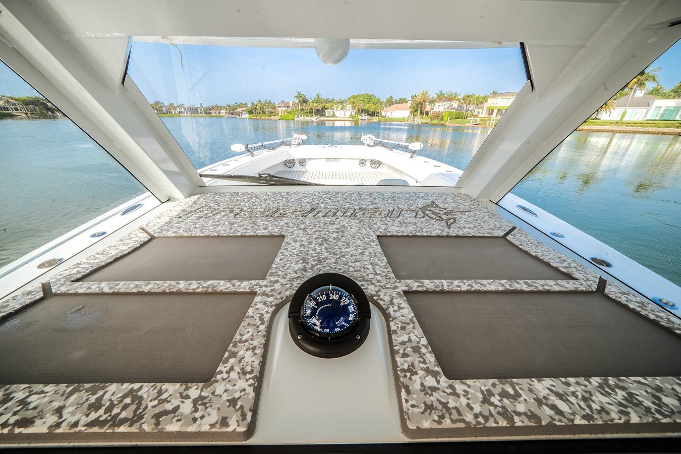 https://arconyachts.ams3.digitaloceanspaces.com/143872/conversions/large_4709835-optimize.jpg