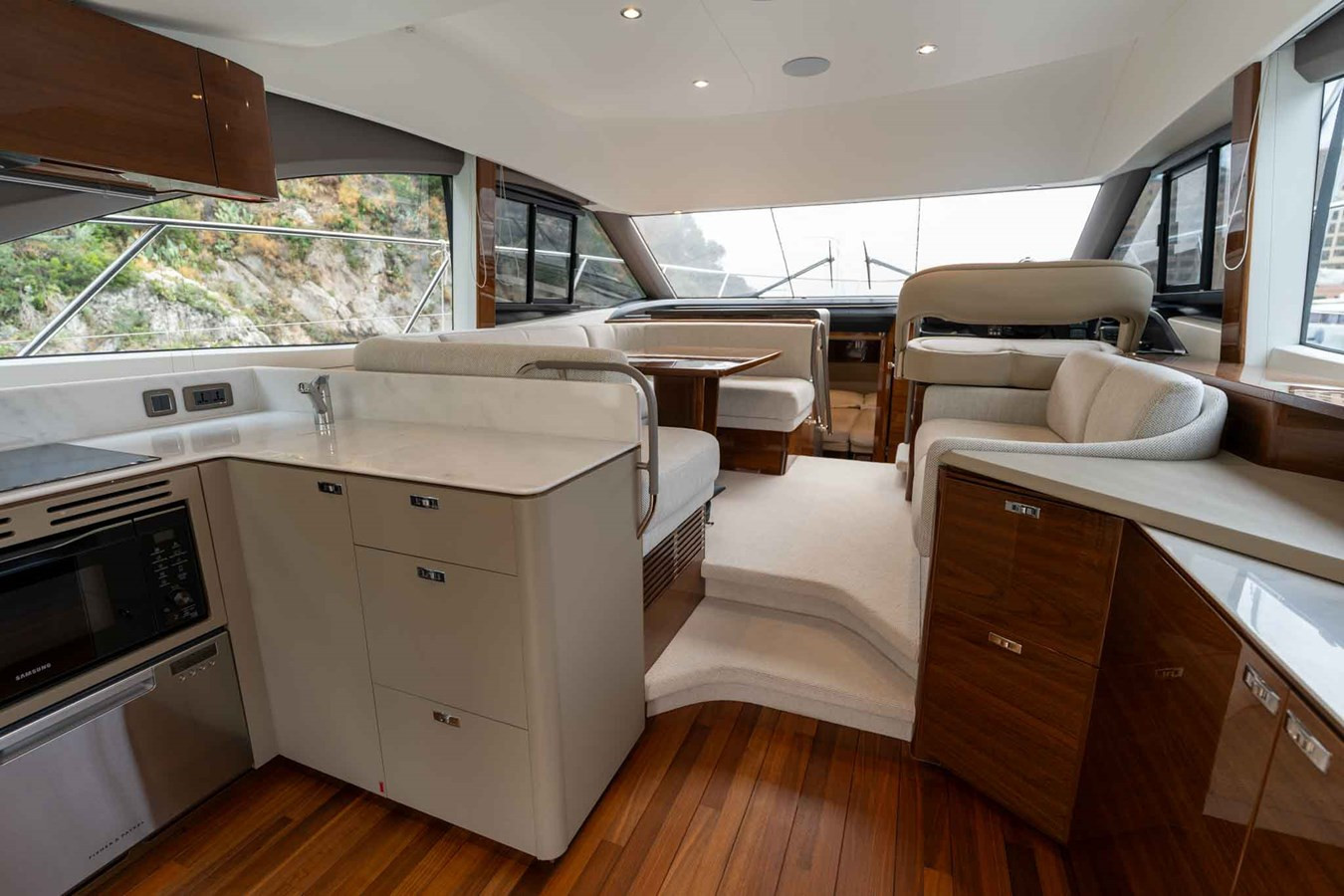 https://arconyachts.ams3.digitaloceanspaces.com/143981/conversions/large_4821995-optimize.jpg