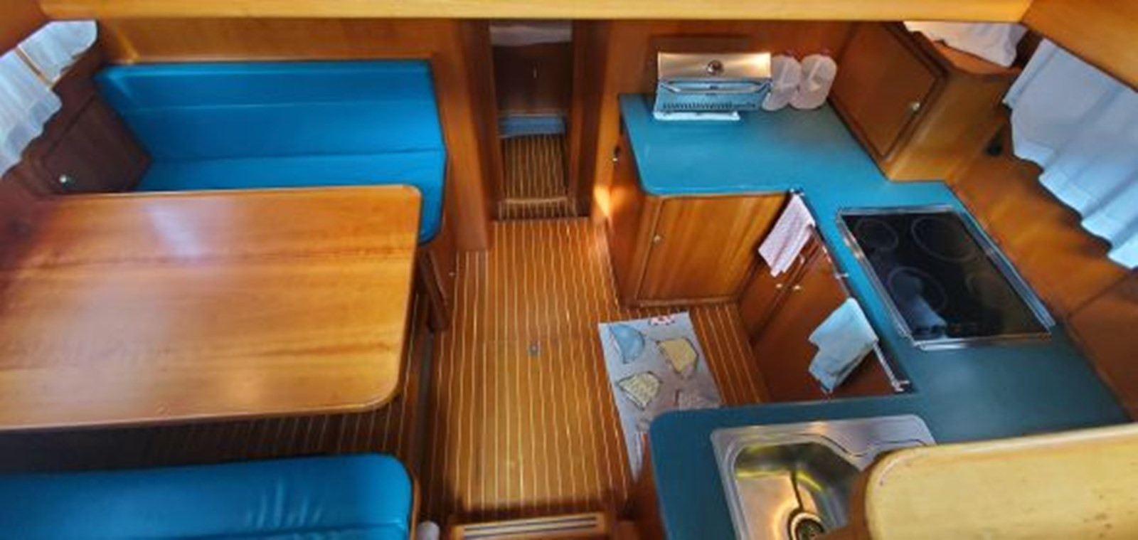 https://arconyachts.ams3.digitaloceanspaces.com/144066/conversions/large_2810074-optimize.jpg