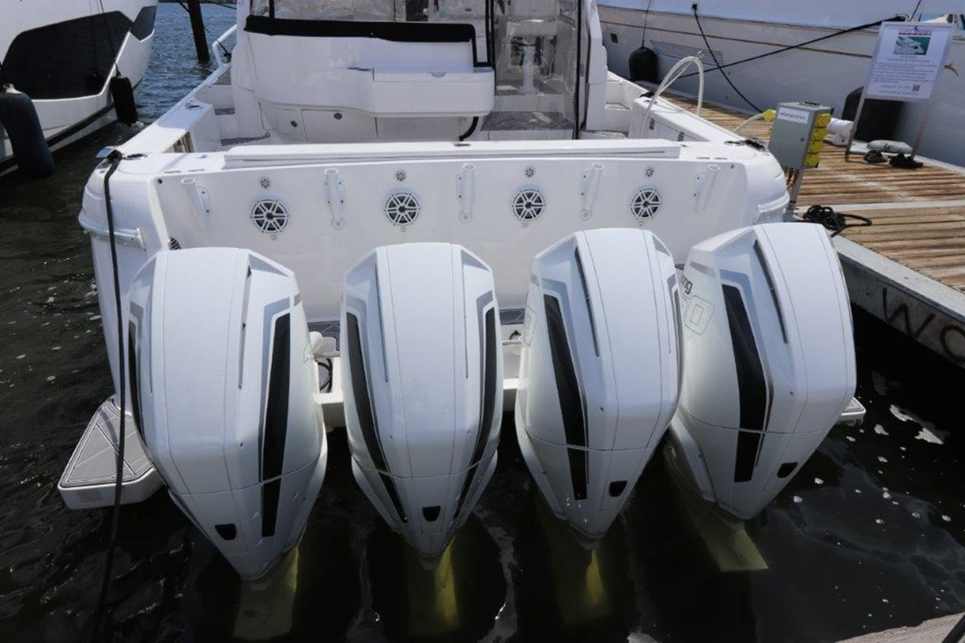 https://arconyachts.ams3.digitaloceanspaces.com/144083/conversions/large_3332760-optimize.jpg
