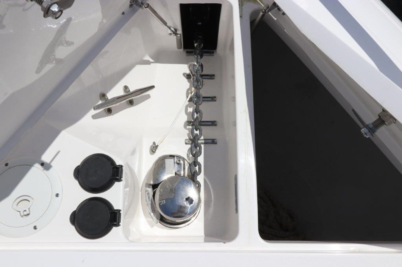 https://arconyachts.ams3.digitaloceanspaces.com/144104/conversions/large_3332768-optimize.jpg
