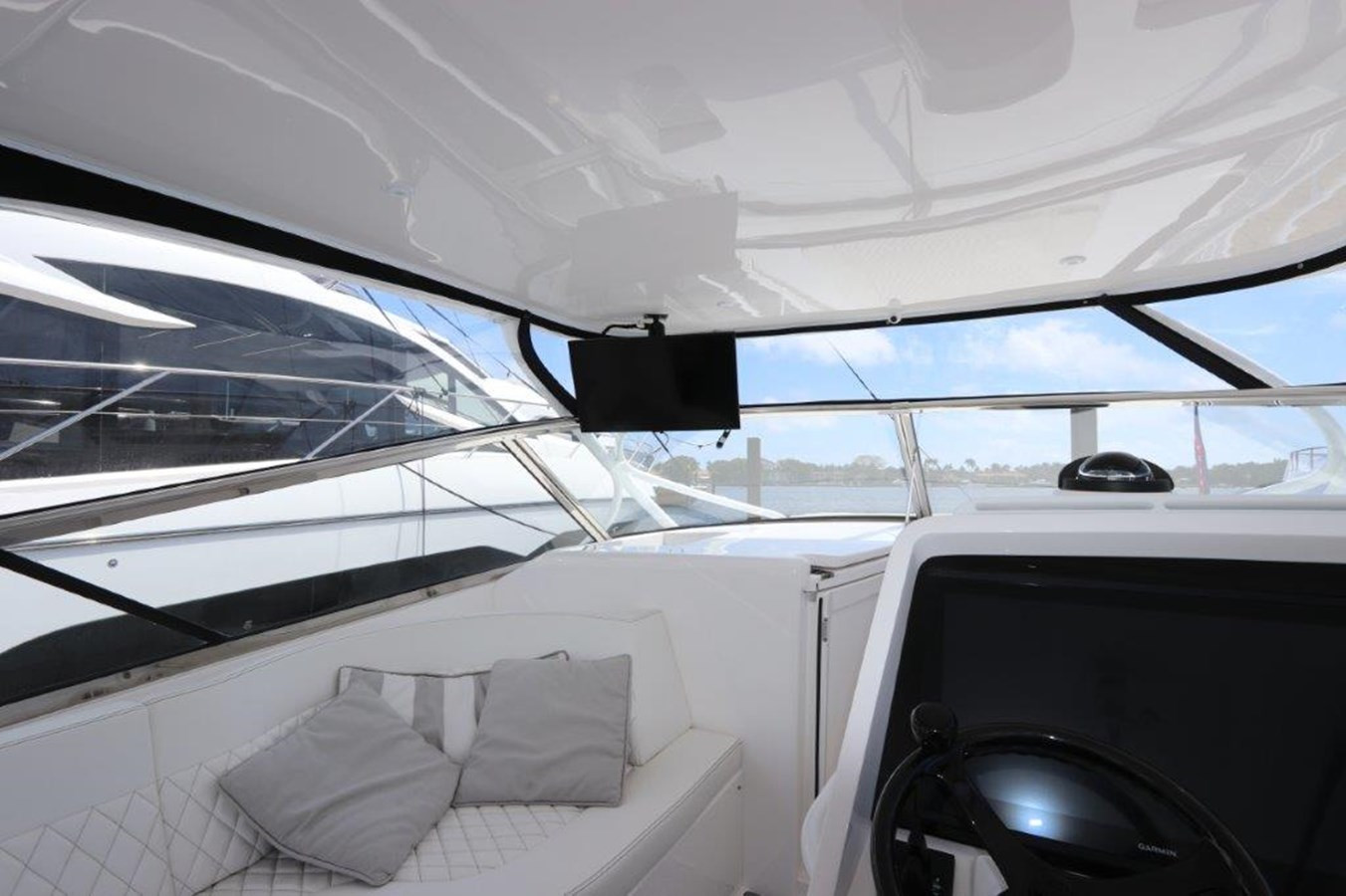 https://arconyachts.ams3.digitaloceanspaces.com/144116/conversions/large_3332773-optimize.jpg