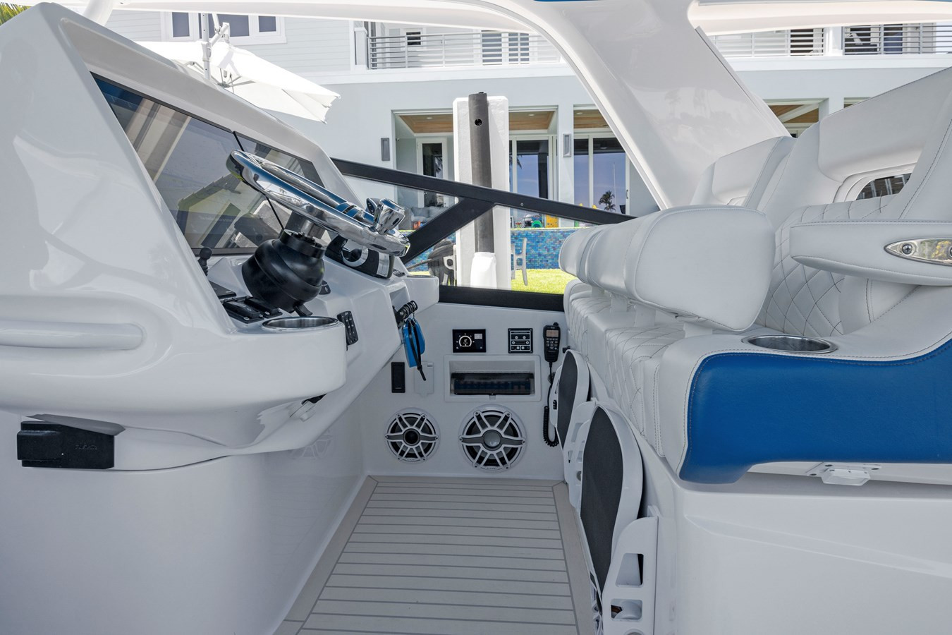 https://arconyachts.ams3.digitaloceanspaces.com/144155/conversions/large_3556031-optimize.jpg