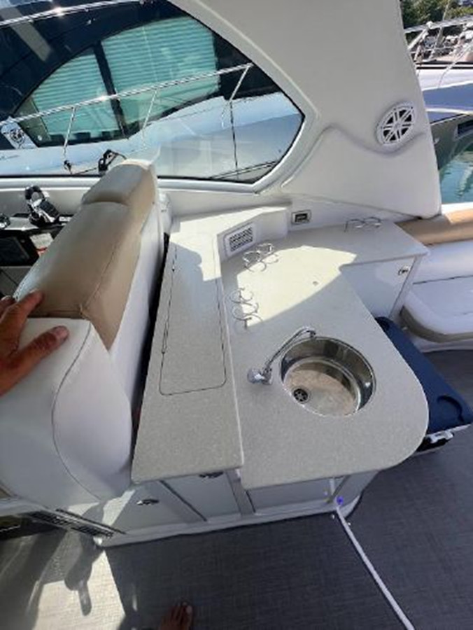 https://arconyachts.ams3.digitaloceanspaces.com/144388/conversions/large_3975393-optimize.jpg