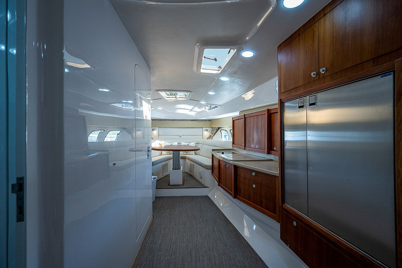 https://arconyachts.ams3.digitaloceanspaces.com/144436/conversions/large_4346103-optimize.jpg