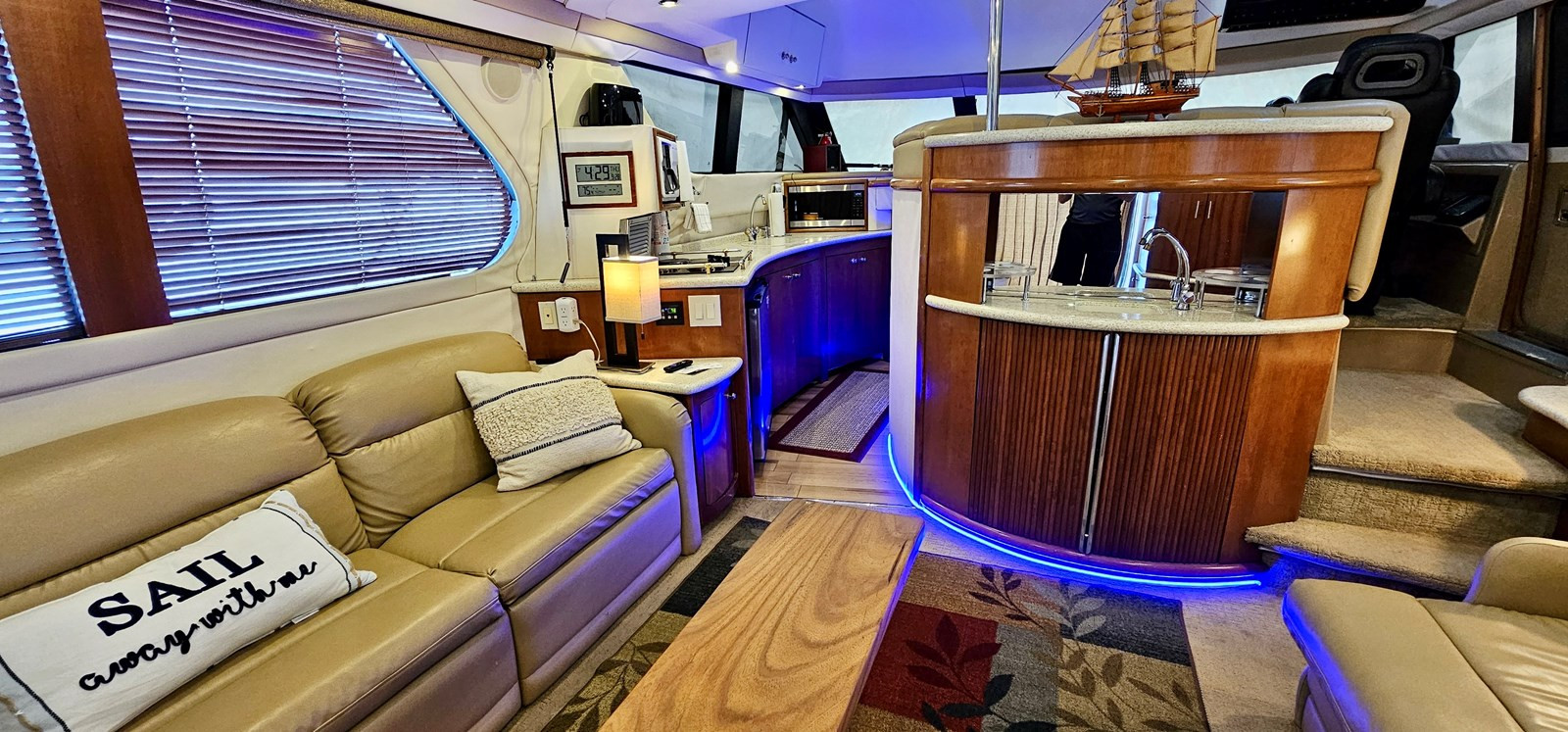 https://arconyachts.ams3.digitaloceanspaces.com/144443/conversions/large_3984060-optimize.jpg