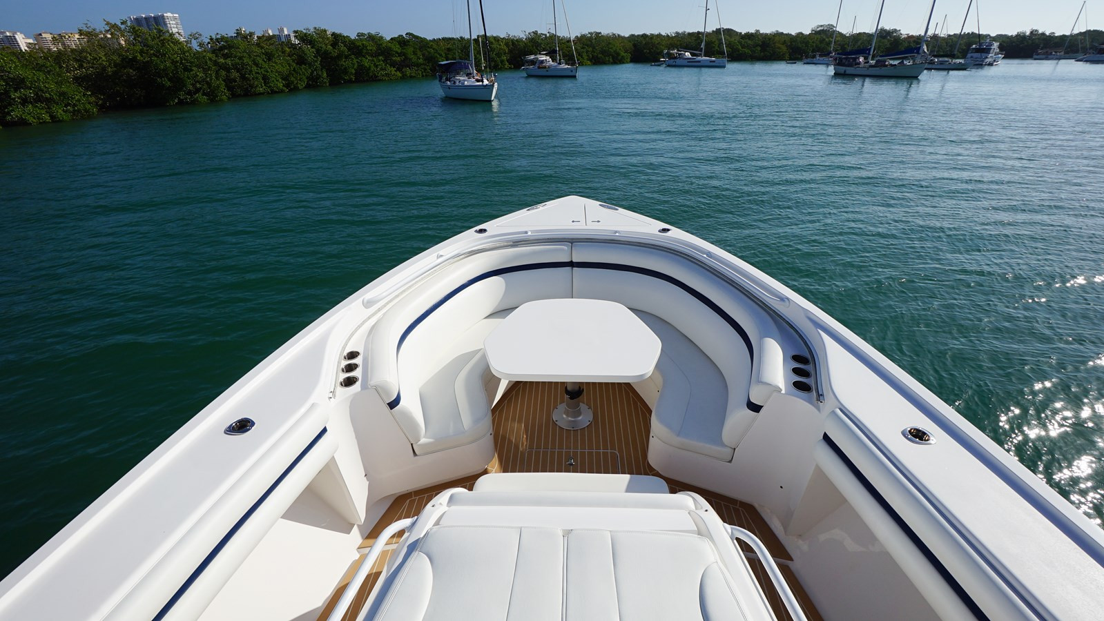 https://arconyachts.ams3.digitaloceanspaces.com/144558/conversions/large_4058206-optimize.jpg