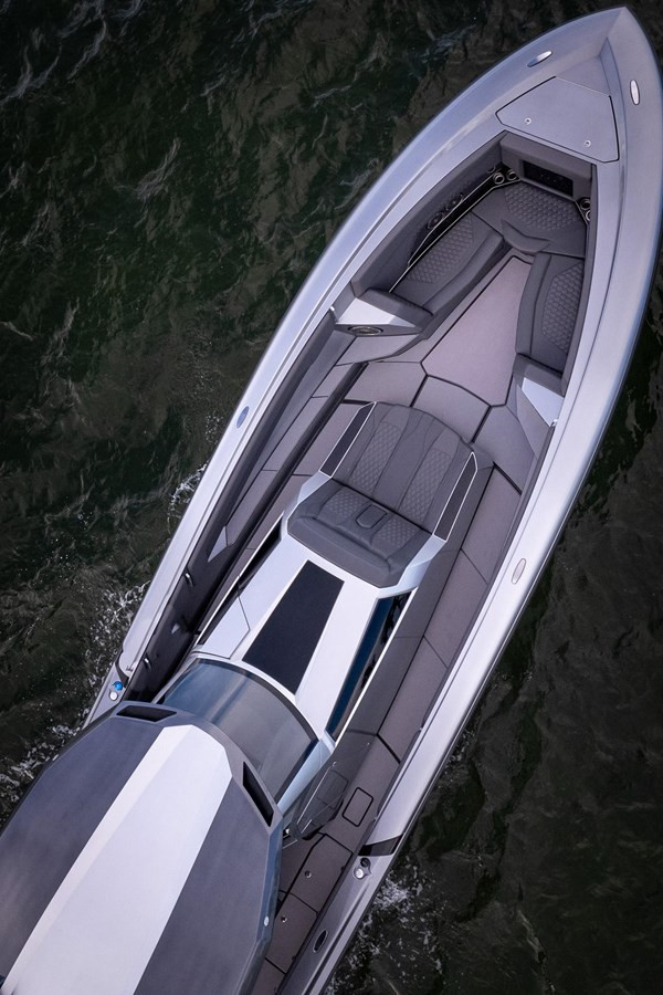 https://arconyachts.ams3.digitaloceanspaces.com/144635/conversions/large_4238005-optimize.jpg