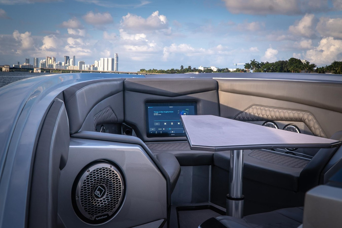 https://arconyachts.ams3.digitaloceanspaces.com/144667/conversions/large_4238016-optimize.jpg