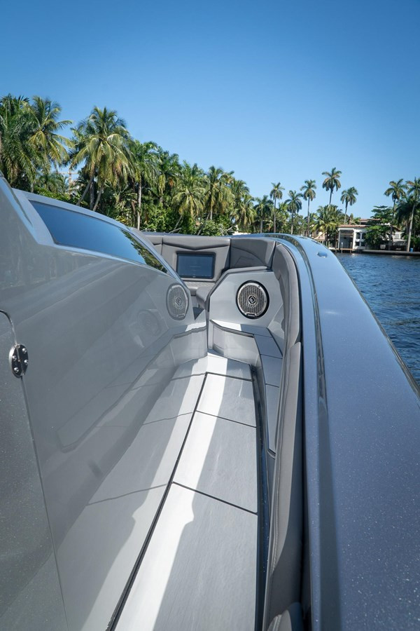 https://arconyachts.ams3.digitaloceanspaces.com/144674/conversions/large_4238019-optimize.jpg