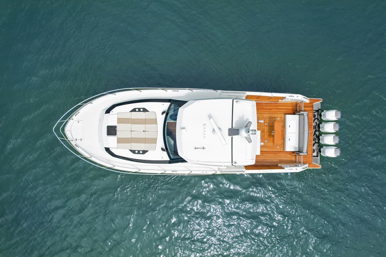 https://arconyachts.ams3.digitaloceanspaces.com/144700/conversions/large_4292073-optimize.jpg
