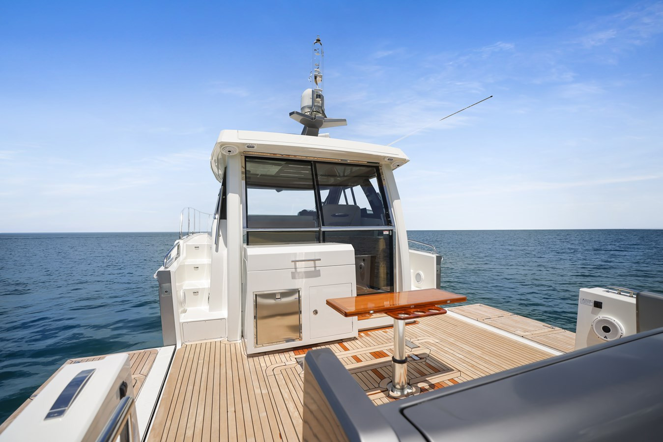 https://arconyachts.ams3.digitaloceanspaces.com/144709/conversions/large_4292067-optimize.jpg