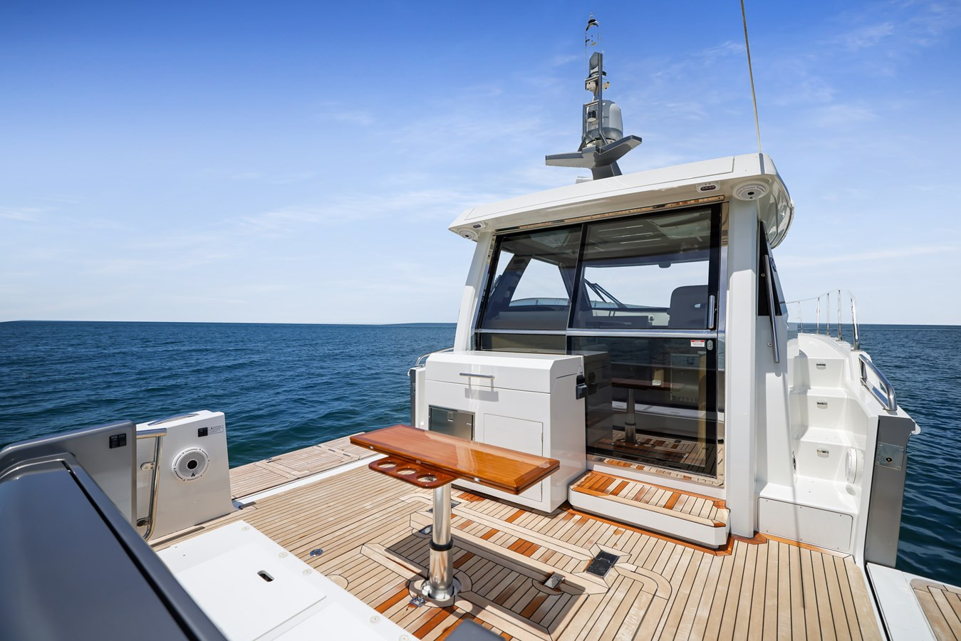 https://arconyachts.ams3.digitaloceanspaces.com/144712/conversions/large_4292068-optimize.jpg