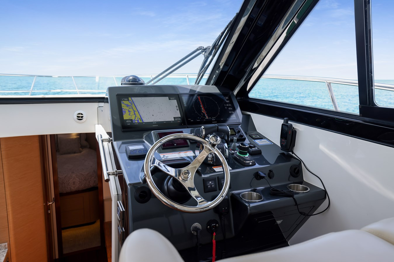 https://arconyachts.ams3.digitaloceanspaces.com/144764/conversions/large_4292052-optimize.jpg