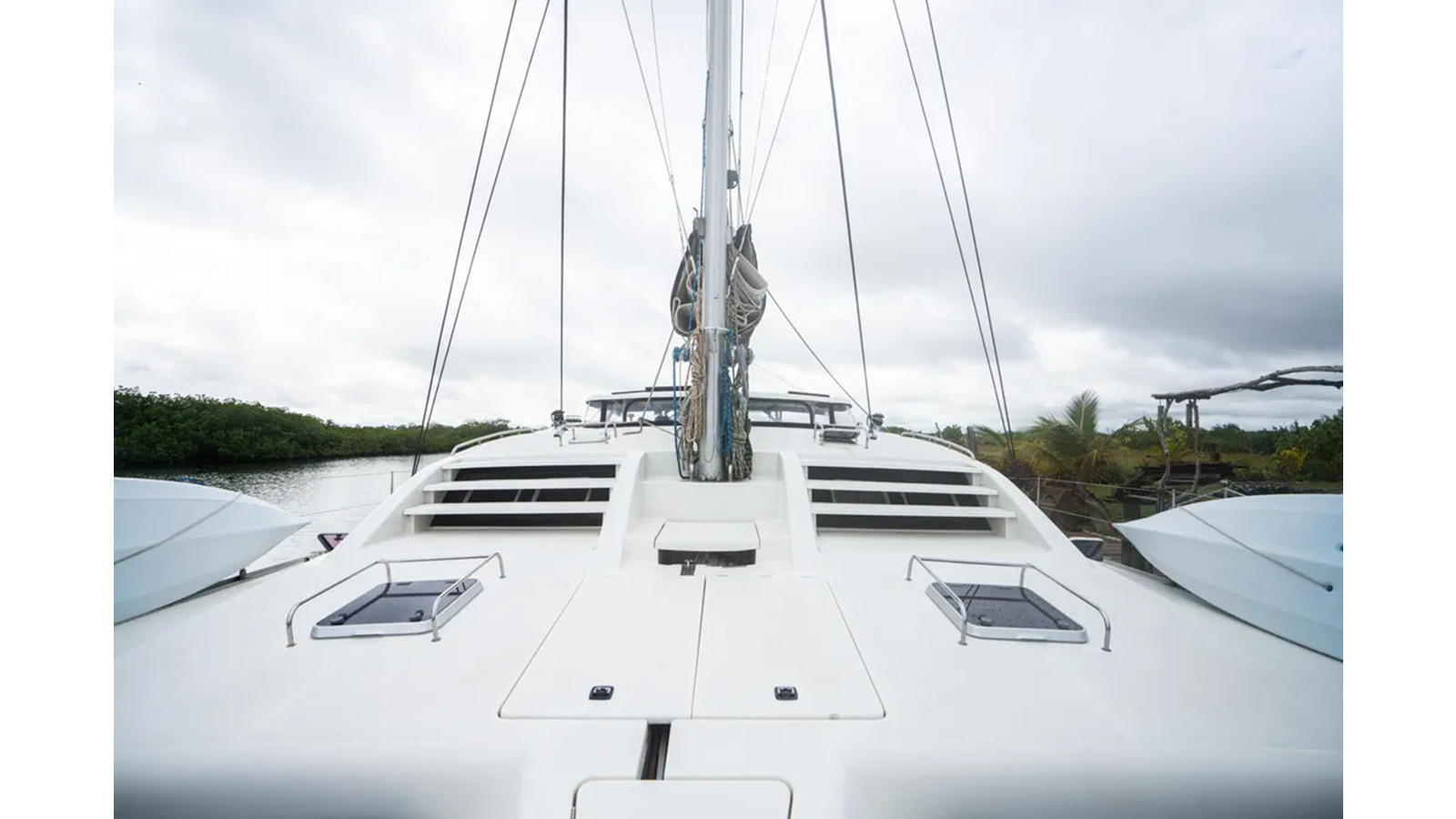 https://arconyachts.ams3.digitaloceanspaces.com/144855/conversions/large_4307363-optimize.jpg