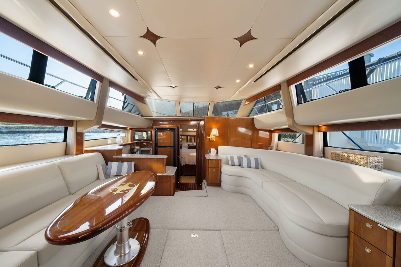 https://arconyachts.ams3.digitaloceanspaces.com/144858/conversions/large_4633310-optimize.jpg