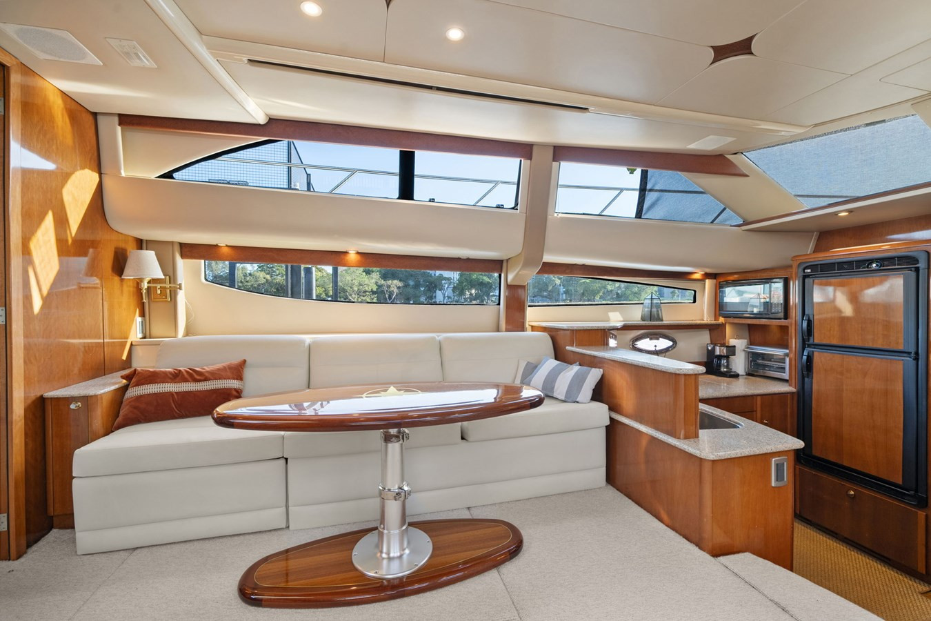 https://arconyachts.ams3.digitaloceanspaces.com/144872/conversions/large_4633282-optimize.jpg