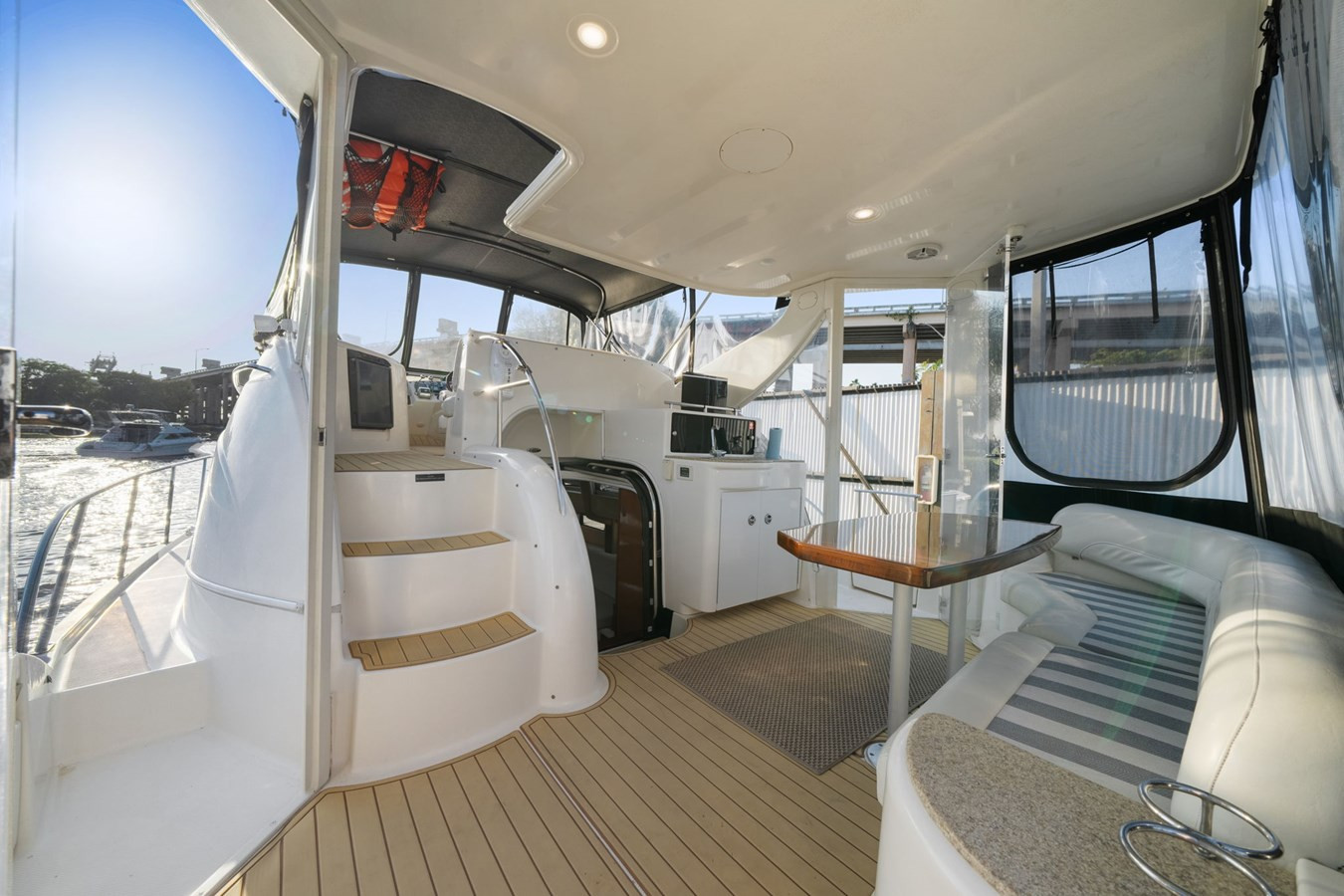 https://arconyachts.ams3.digitaloceanspaces.com/144905/conversions/large_4633295-optimize.jpg