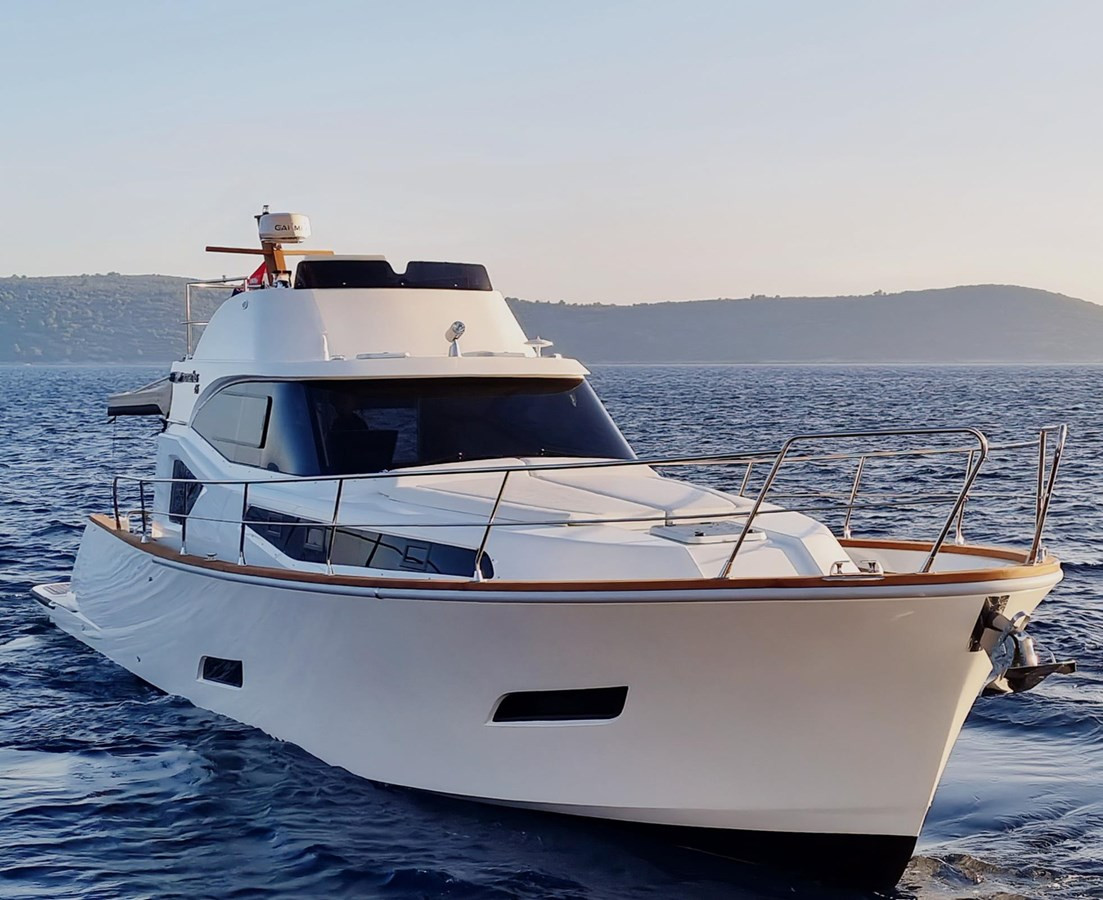 https://arconyachts.ams3.digitaloceanspaces.com/144907/conversions/large_4730208-optimize.jpg