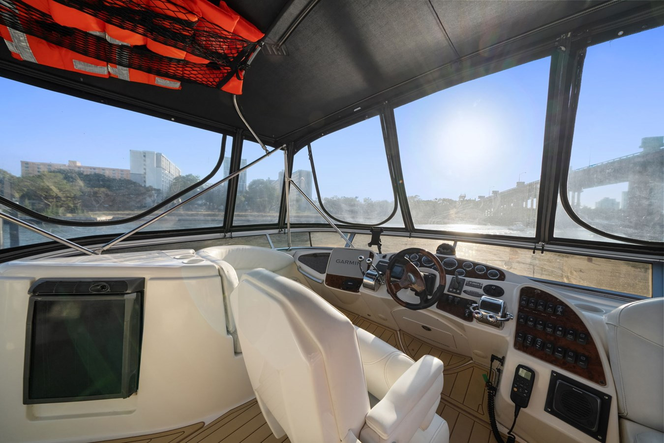 https://arconyachts.ams3.digitaloceanspaces.com/144923/conversions/large_4633298-optimize.jpg