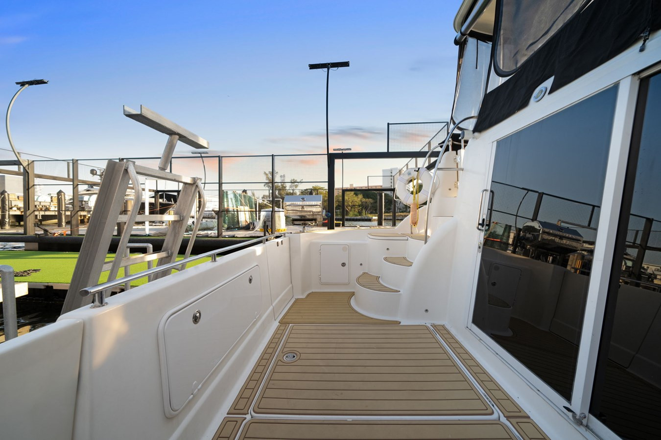https://arconyachts.ams3.digitaloceanspaces.com/144928/conversions/large_4633278-optimize.jpg