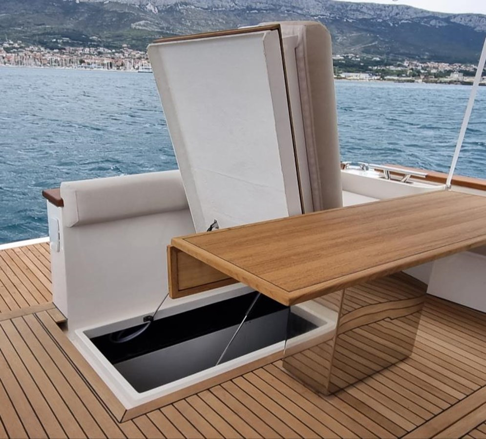 https://arconyachts.ams3.digitaloceanspaces.com/144934/conversions/large_4730203-optimize.jpg