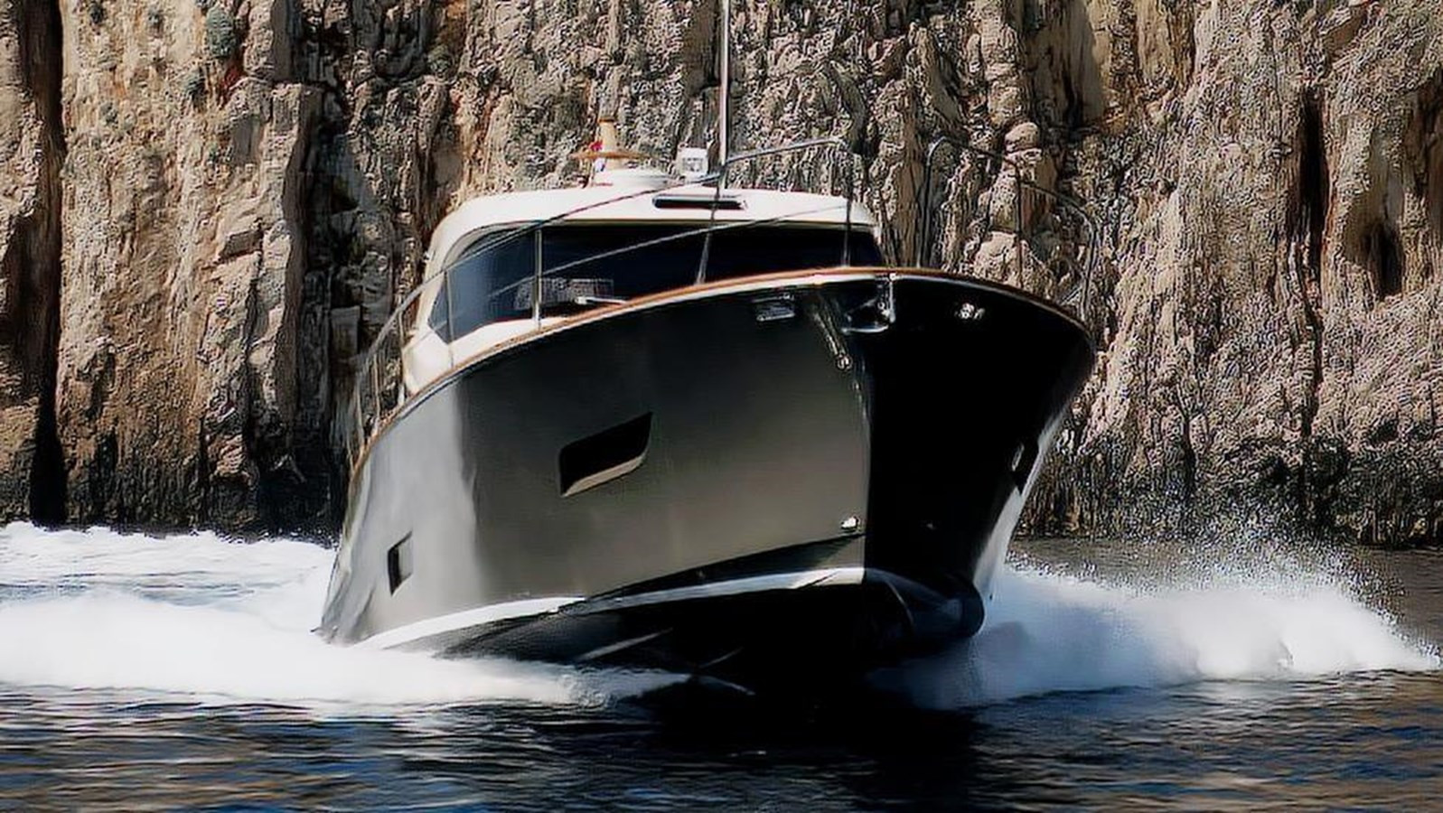 https://arconyachts.ams3.digitaloceanspaces.com/144939/conversions/large_4730236-optimize.jpg