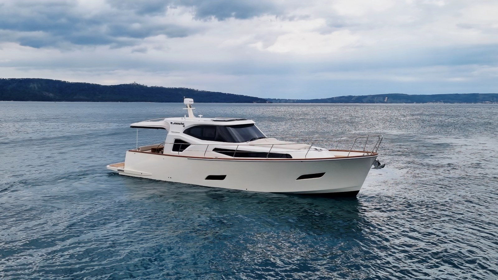 https://arconyachts.ams3.digitaloceanspaces.com/144972/conversions/large_4731295-optimize.jpg