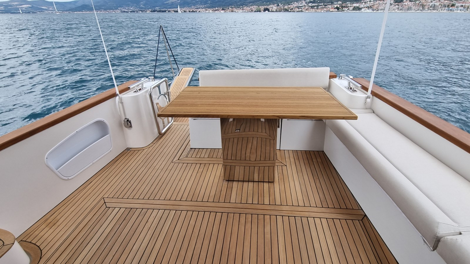 https://arconyachts.ams3.digitaloceanspaces.com/144986/conversions/large_4731308-optimize.jpg