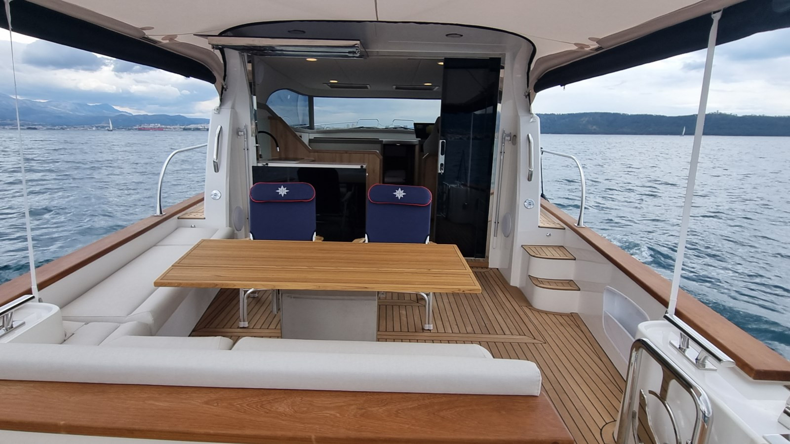 https://arconyachts.ams3.digitaloceanspaces.com/144989/conversions/large_4731290-optimize.jpg