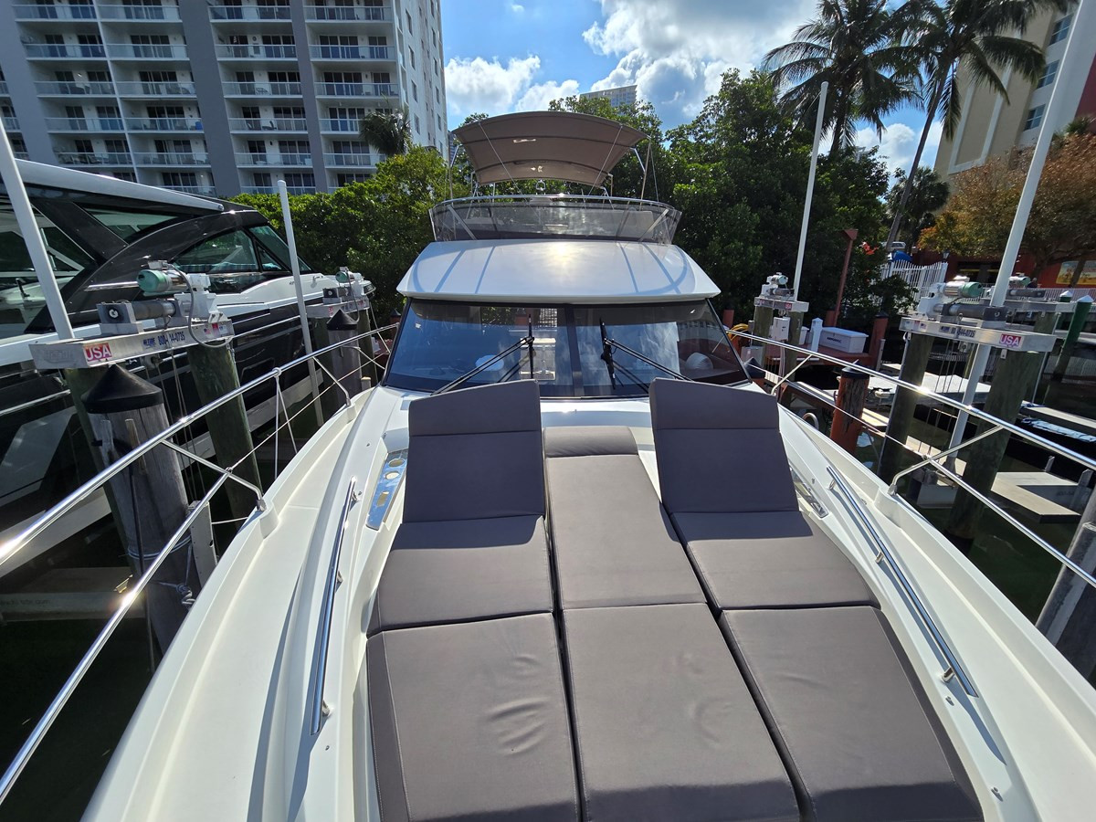 https://arconyachts.ams3.digitaloceanspaces.com/145123/conversions/large_4529602-optimize.jpg