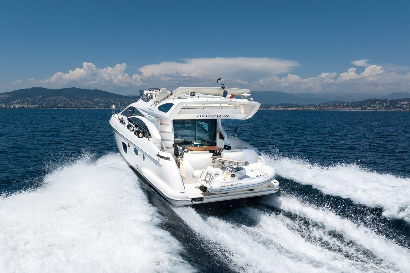 https://arconyachts.ams3.digitaloceanspaces.com/145200/conversions/large_4717791-optimize.jpg