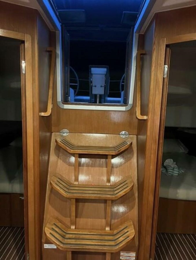 https://arconyachts.ams3.digitaloceanspaces.com/145207/conversions/large_4601056-optimize.jpg