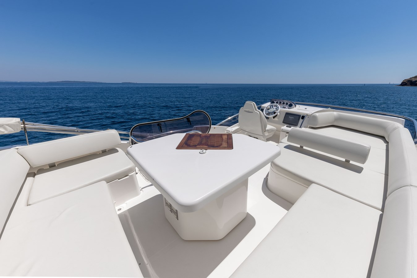 https://arconyachts.ams3.digitaloceanspaces.com/145213/conversions/large_4717796-optimize.jpg