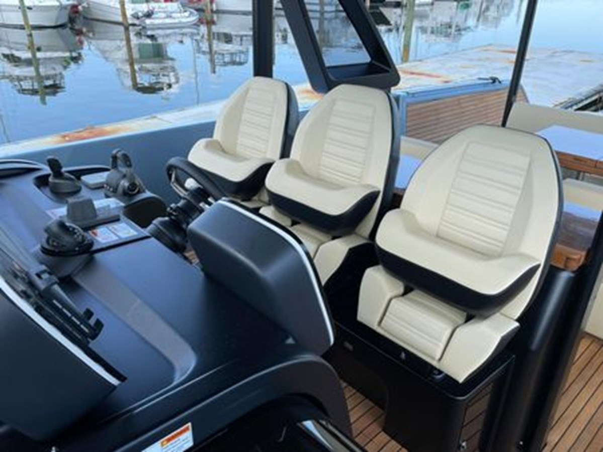https://arconyachts.ams3.digitaloceanspaces.com/145290/conversions/large_4597069-optimize.jpg