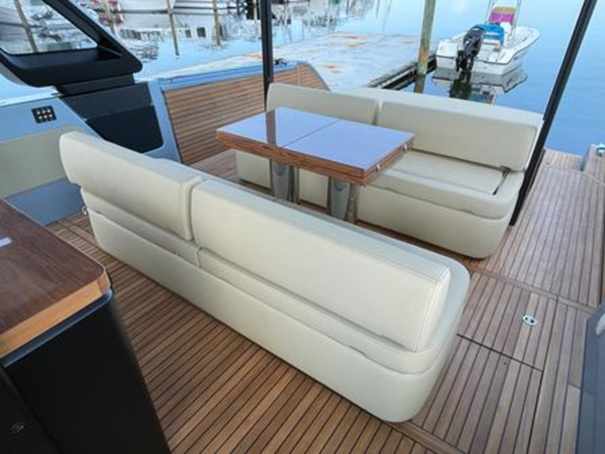 https://arconyachts.ams3.digitaloceanspaces.com/145306/conversions/large_4597075-optimize.jpg